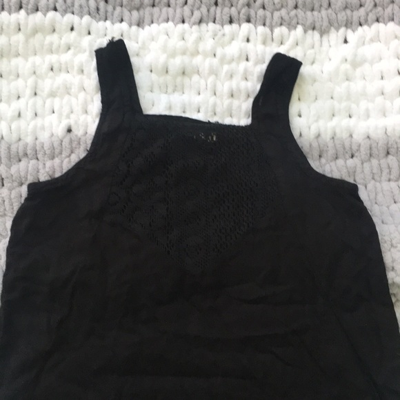 Light Black Tank Top w/ V-Neck Design - Picture 1 of 3